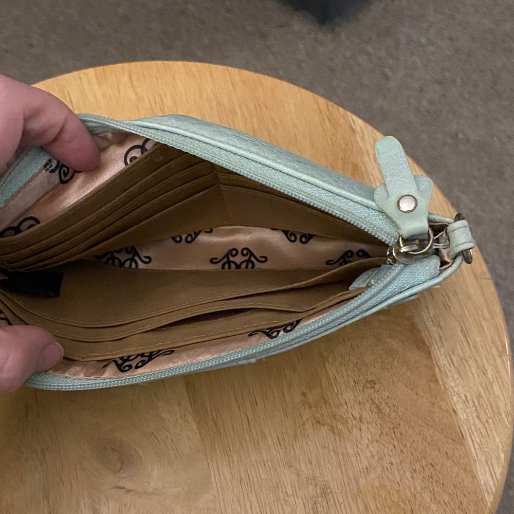 Jessica Simpson Mint Wristlet with Gold Details - Picture 3 of 3